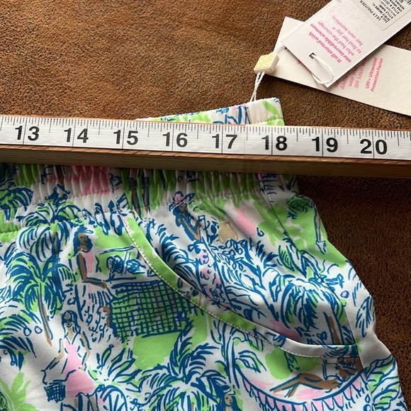 NWT Lilly Pulitzer Green and Pink Back Court UPF50 Athletic Shorts. XL - Picture 8 of 11